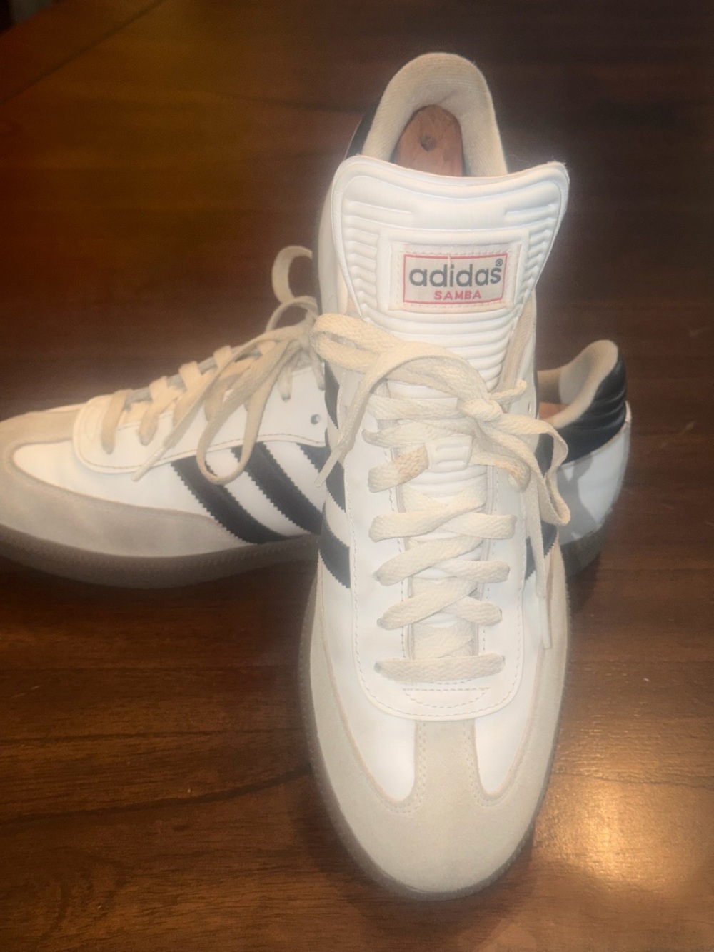 Men 10.5M adidas Samba Low-Top Sneakers in White and Black(128)